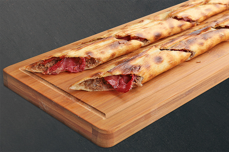 Kıymalı Pastırmalı Kapalı Pide